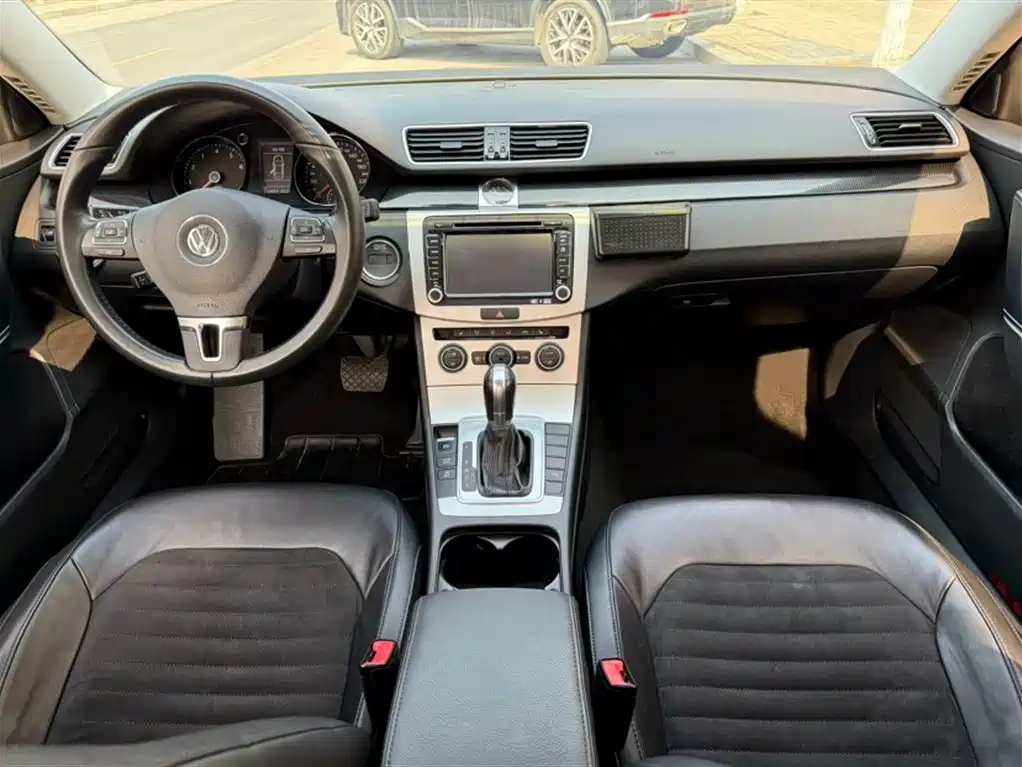 Volkswagen Magotan 2015 2.0TSI Luxury фото 10