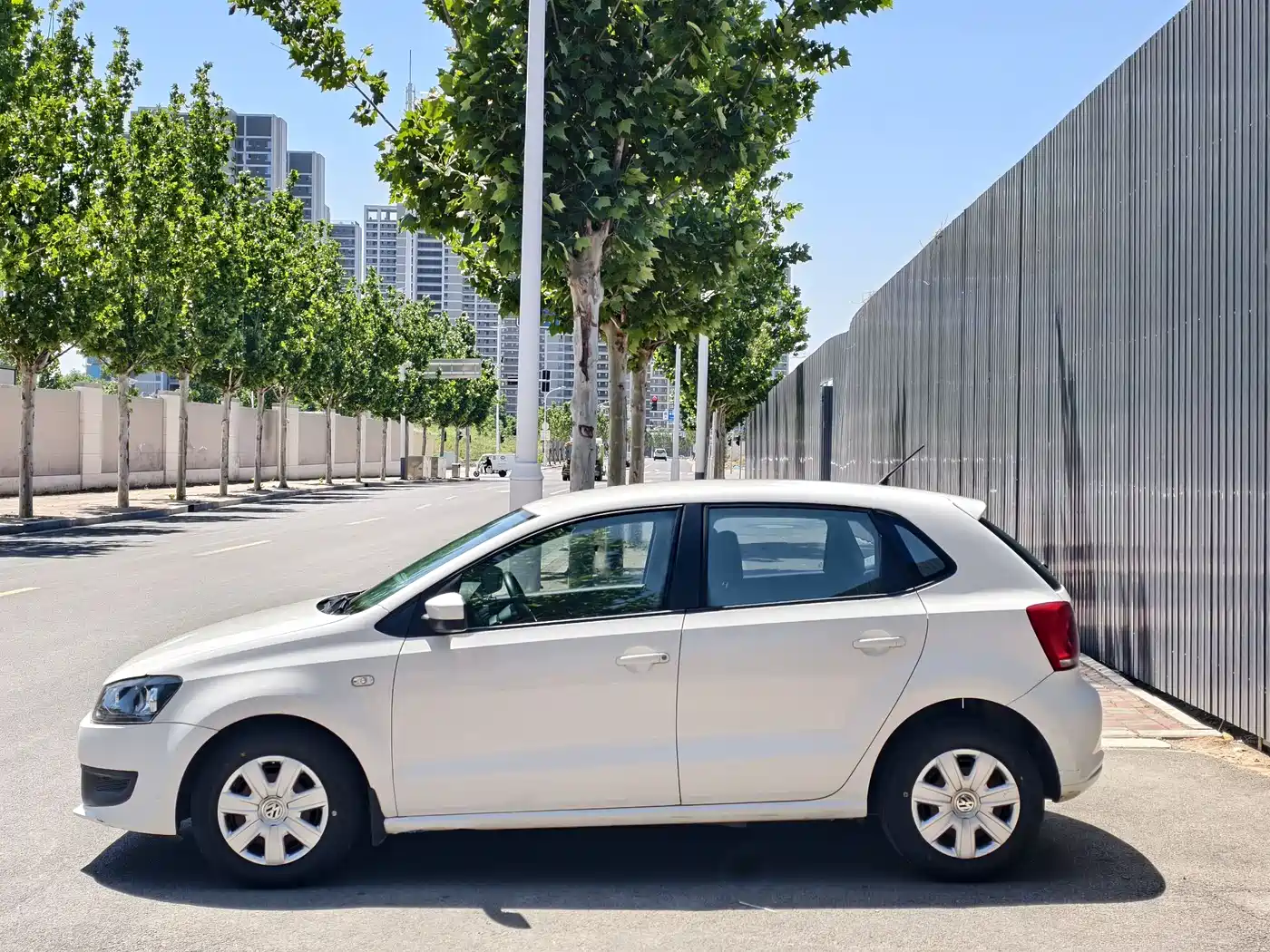 Volkswagen Polo 2013 1.4L Manual Comfort Edition фото 17