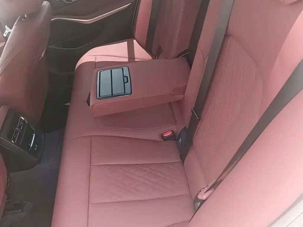 BMW 3 Series 2025 325i M Sport Package фото 17