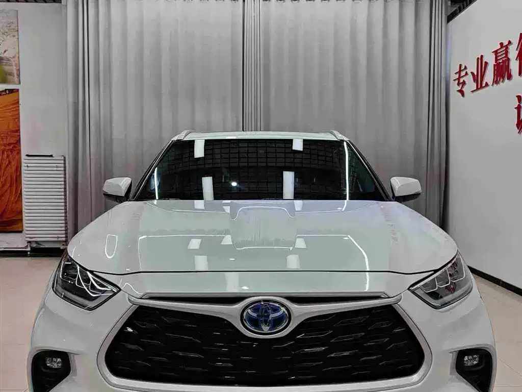 Toyota Highlander 2023 2.5L Smart Hybrid Dual Engine AWD Premium 7-Seater фото 2