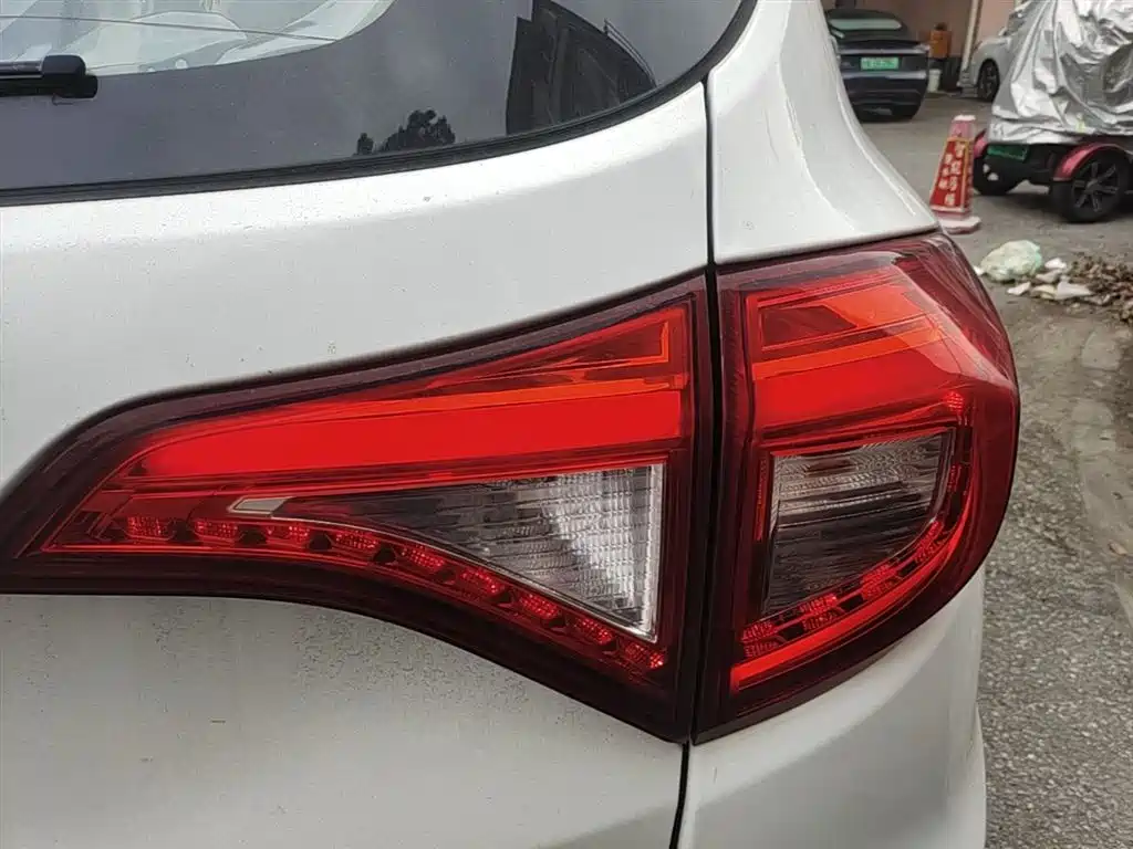 BYD Song 2016 Ultimate Edition 1.5TID Automatic Elite фото 8