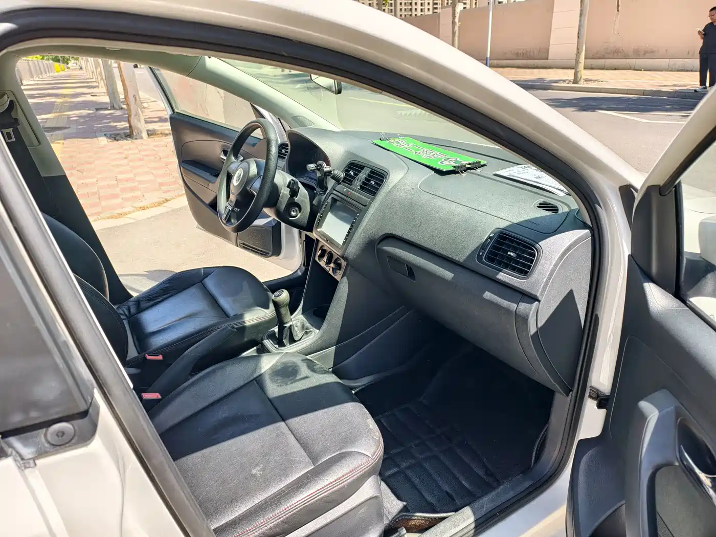 Volkswagen Polo 2013 1.4L Manual Comfort Edition фото 12