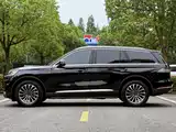 Photo 8 - Lincoln Aviator