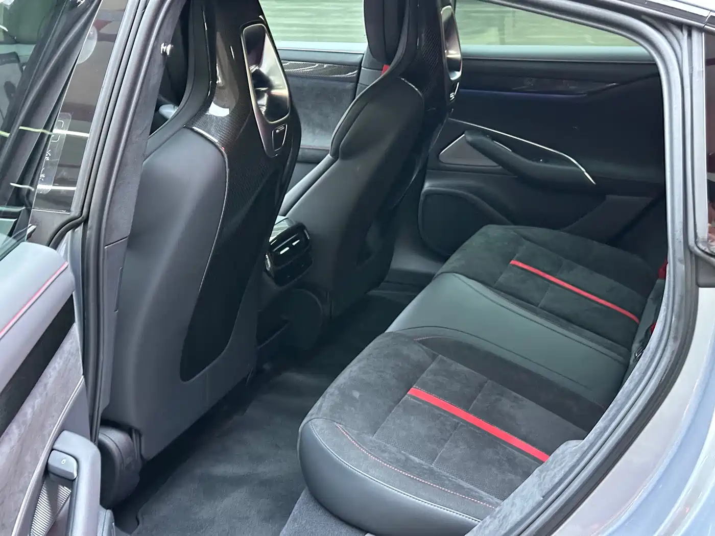 XIAOMI CAR XIAOMI SU7 ULTRA