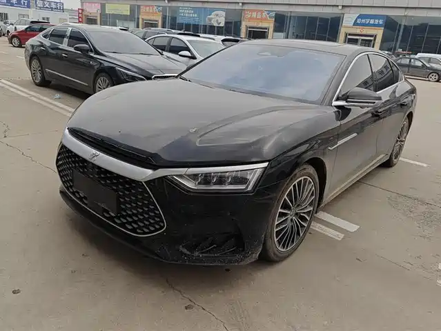 BYD Han 2023 DM-i Champion Edition 121KM Prestige
