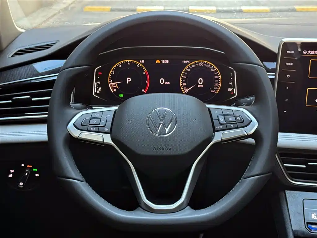Volkswagen Tiguan L 2025 Model 300TSI Auto 2WD Dragon Edition фото 12