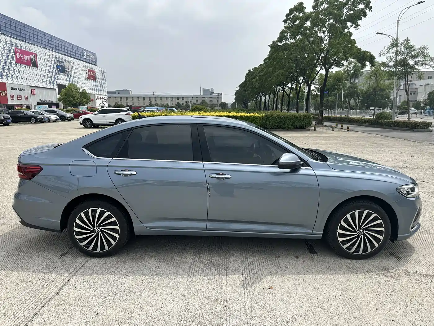 Volkswagen Lavida 2023 Model 280TSI DSG Eternal Edition фото 6
