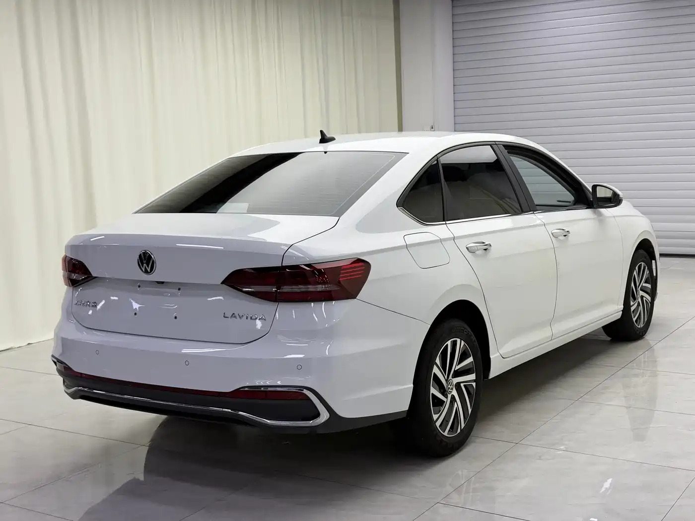 Volkswagen Lavida 2023 1.5L Auto Luxury Edition фото 4