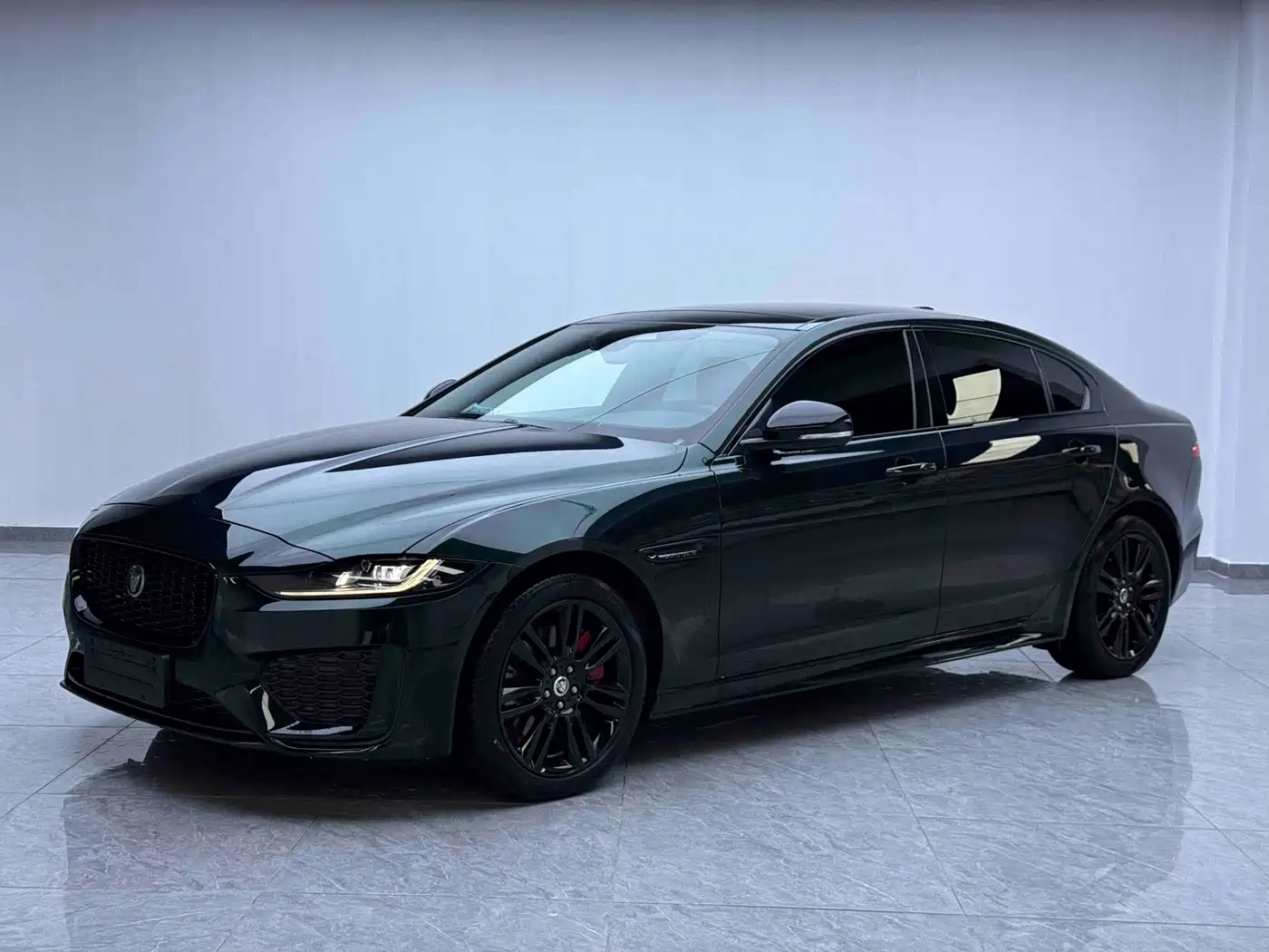 Jaguar XEL 2024 Model 2.0T 250PS R-DYNAMIC S Gloss Black Sport Edition