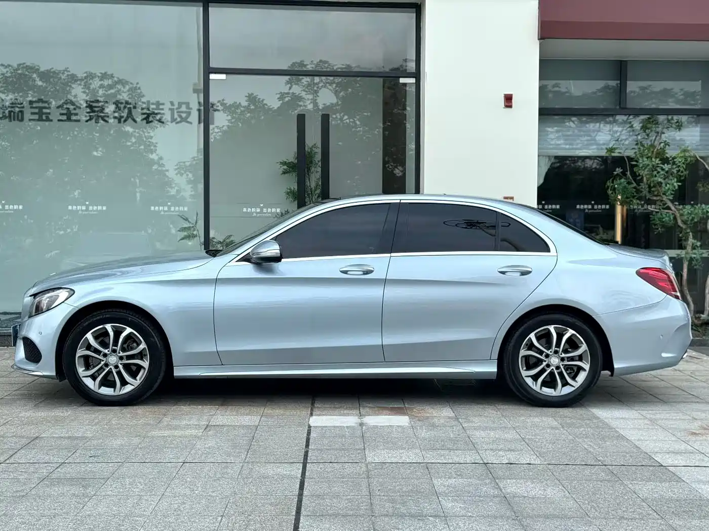 Mercedes-Benz C-Class 2015 Facelift C 200 L Sport фото 3