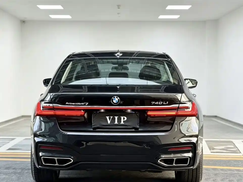 BMW 7 Series 2016 740Li Leading Edition фото 8