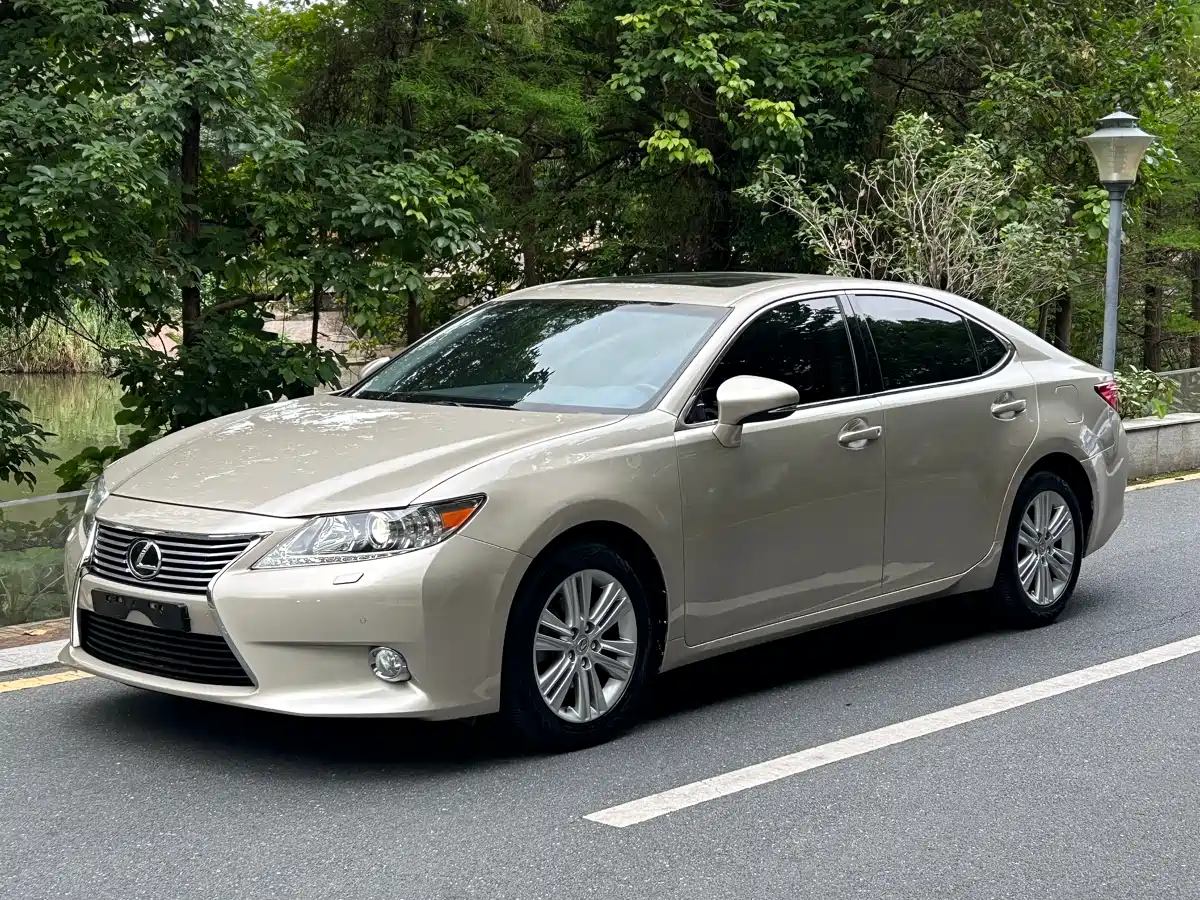 Lexus ES 2013 250 Elegance Edition