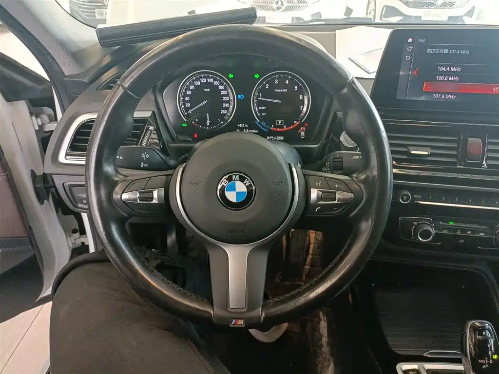 BMW 1 Series 2022 125i M Sport Shadow Edition фото 7