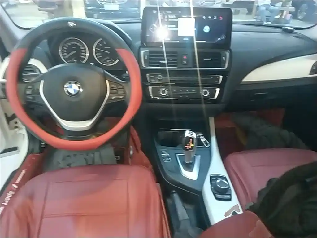 BMW 1 Series (Import) 2016 118i Leading фото 10