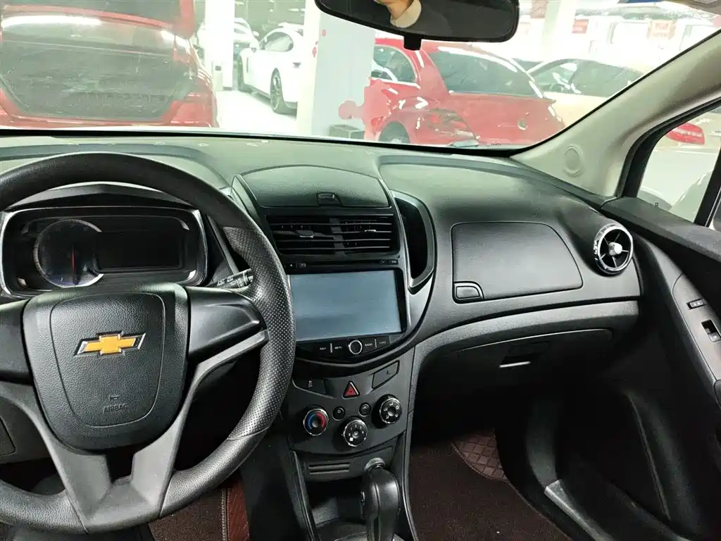 Chevrolet Trax 2016 1.4T Automatic 2WD Comfort Sunroof Edition фото 10
