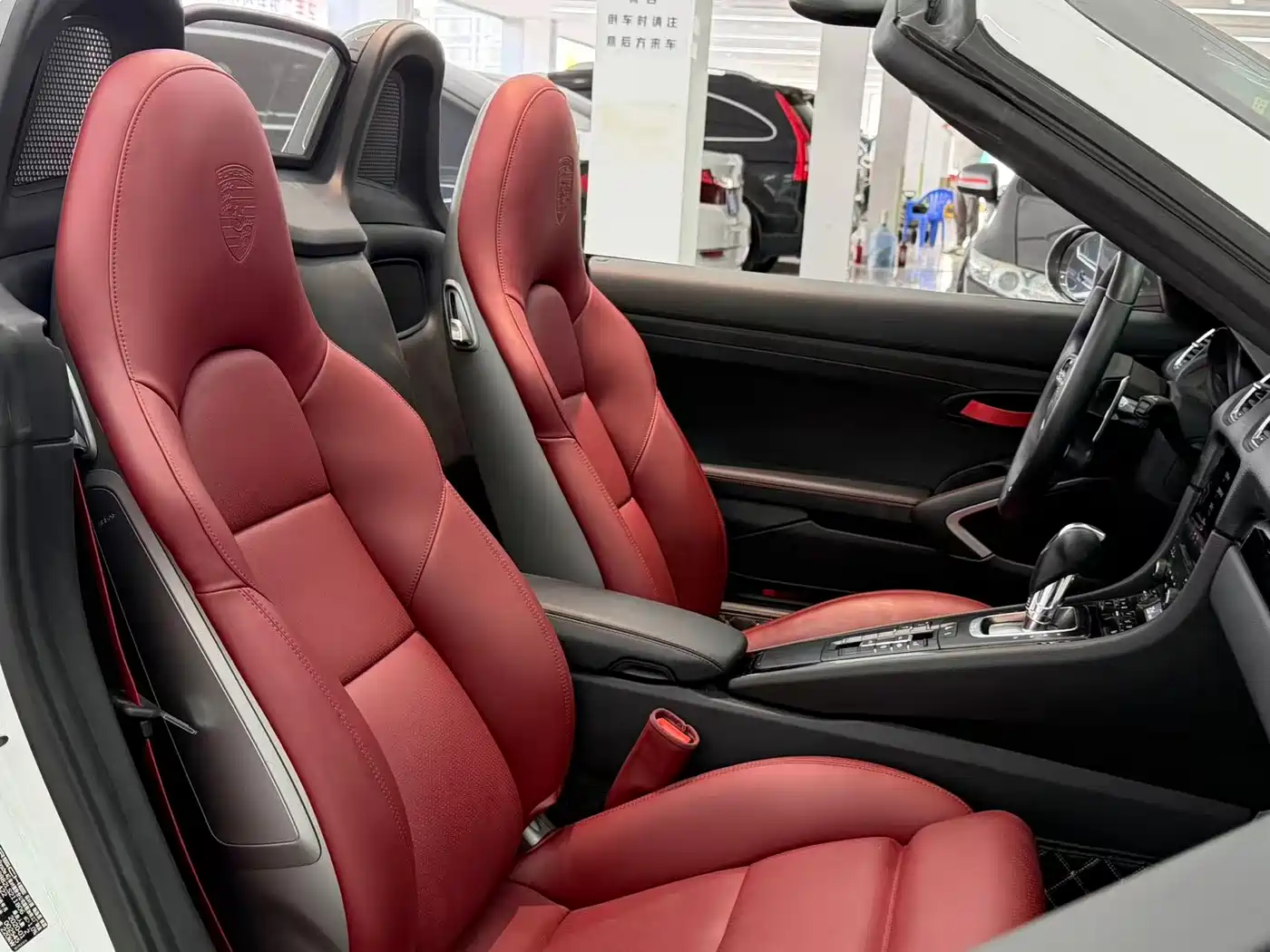 Porsche 718 2019 Boxster T 2.0T фото 8