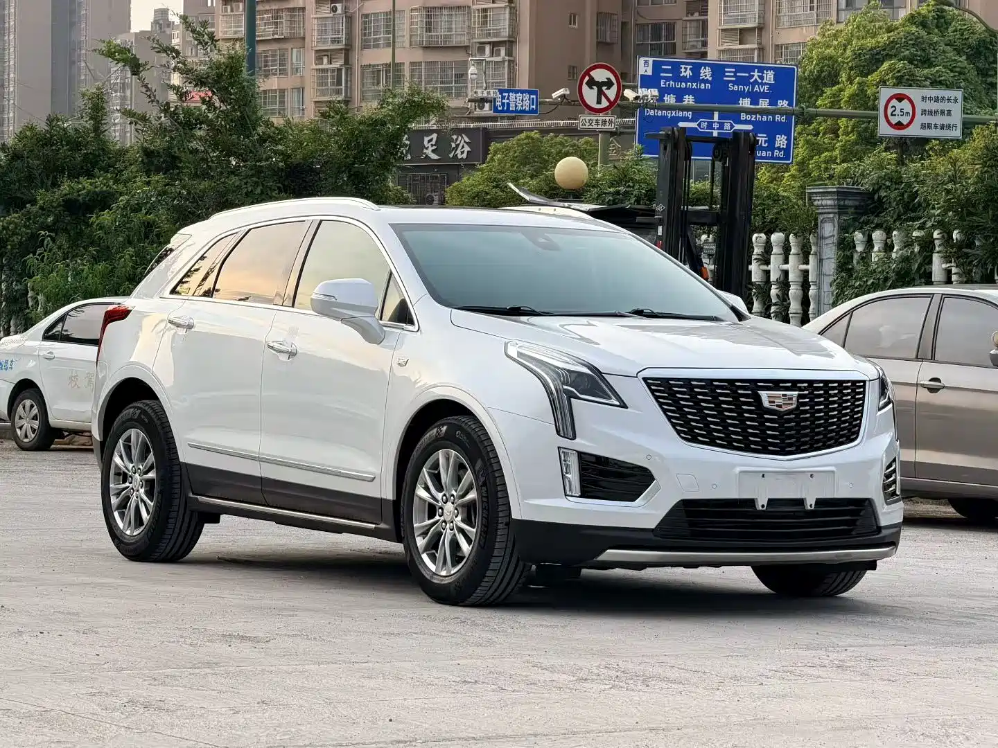 Фото 3 - Cadillac XT5