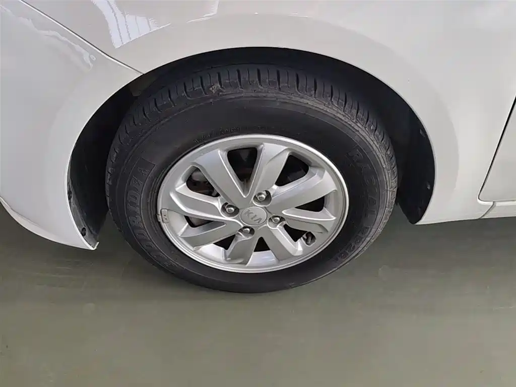 Kia K2 2015 Hatchback 1.4L AT GLS Cool Edition фото 23