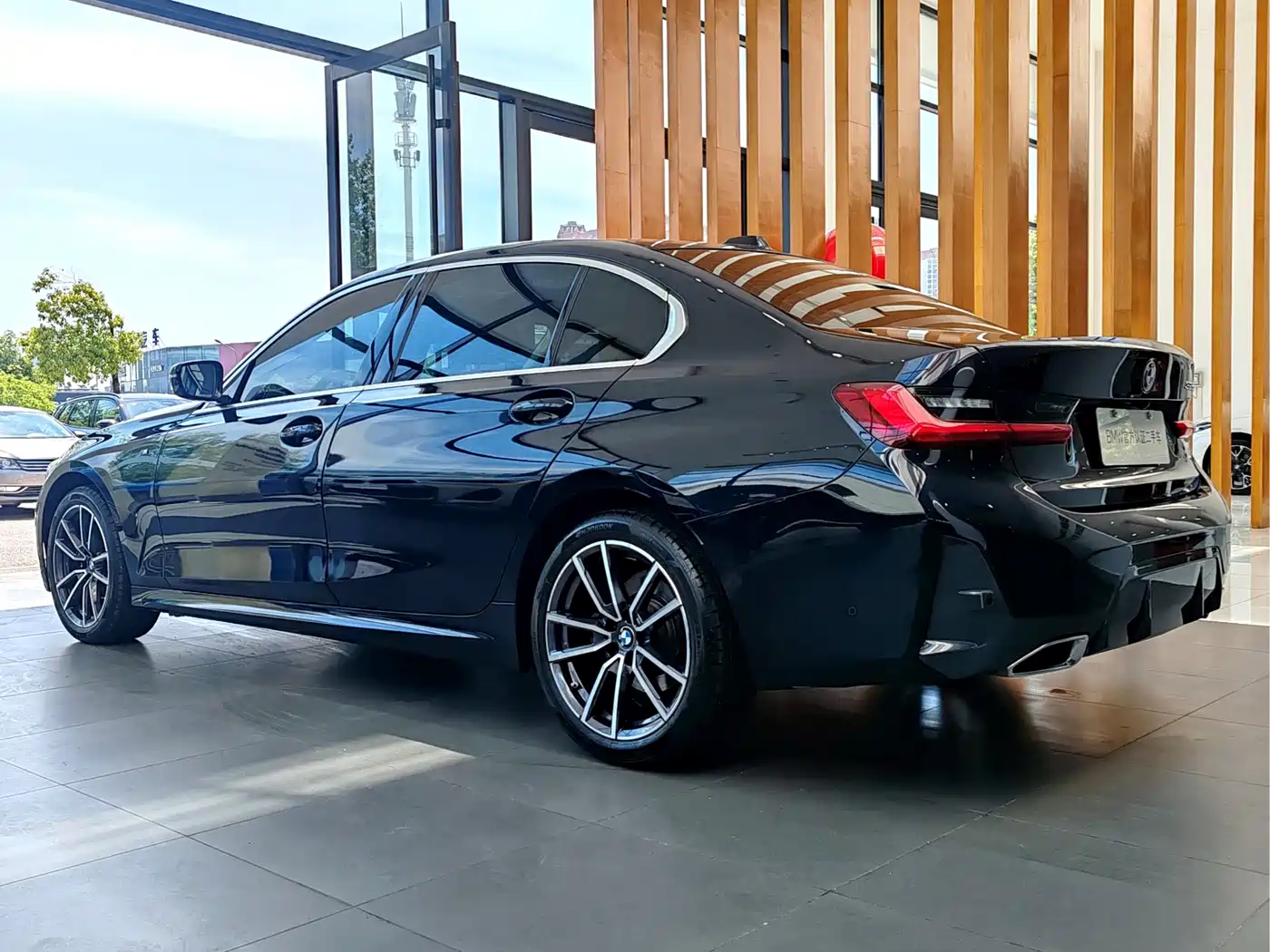 BMW 3 Series 2024 325Li M Sport Package фото 7
