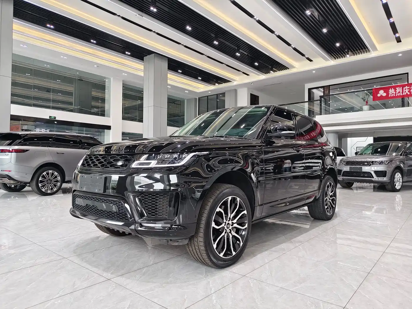 Land Rover Range Rover Sport 2022 3.0 L6 Gloss Black Edition