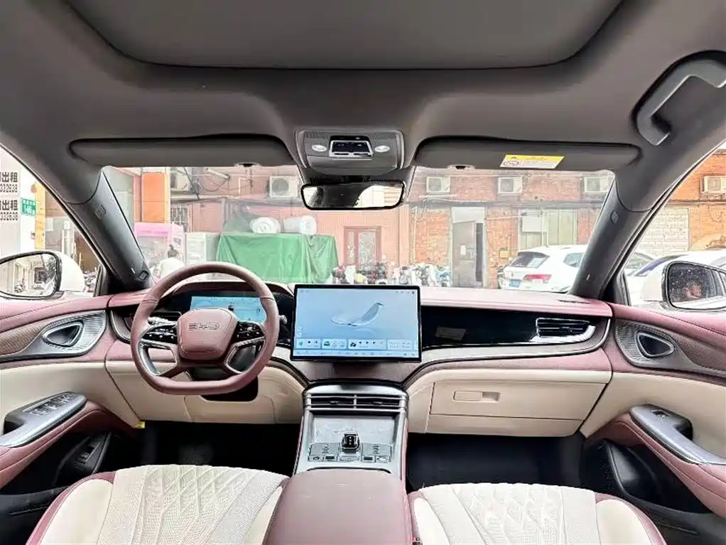 BYD Seal 2023 DM-i 1.5T 121km Premium фото 12