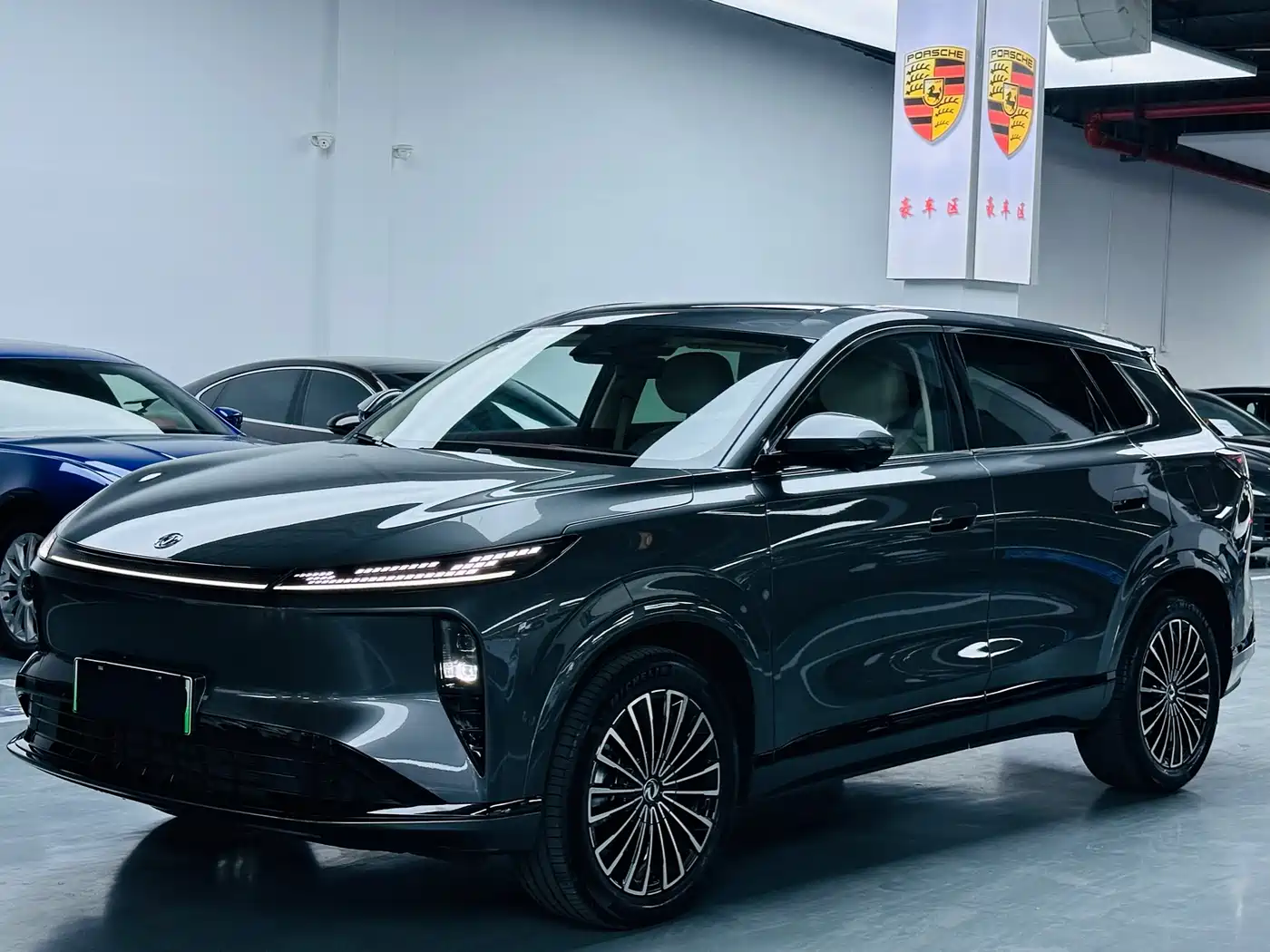 Dongfeng Aeolus L8 2025 Plug-in Hybrid