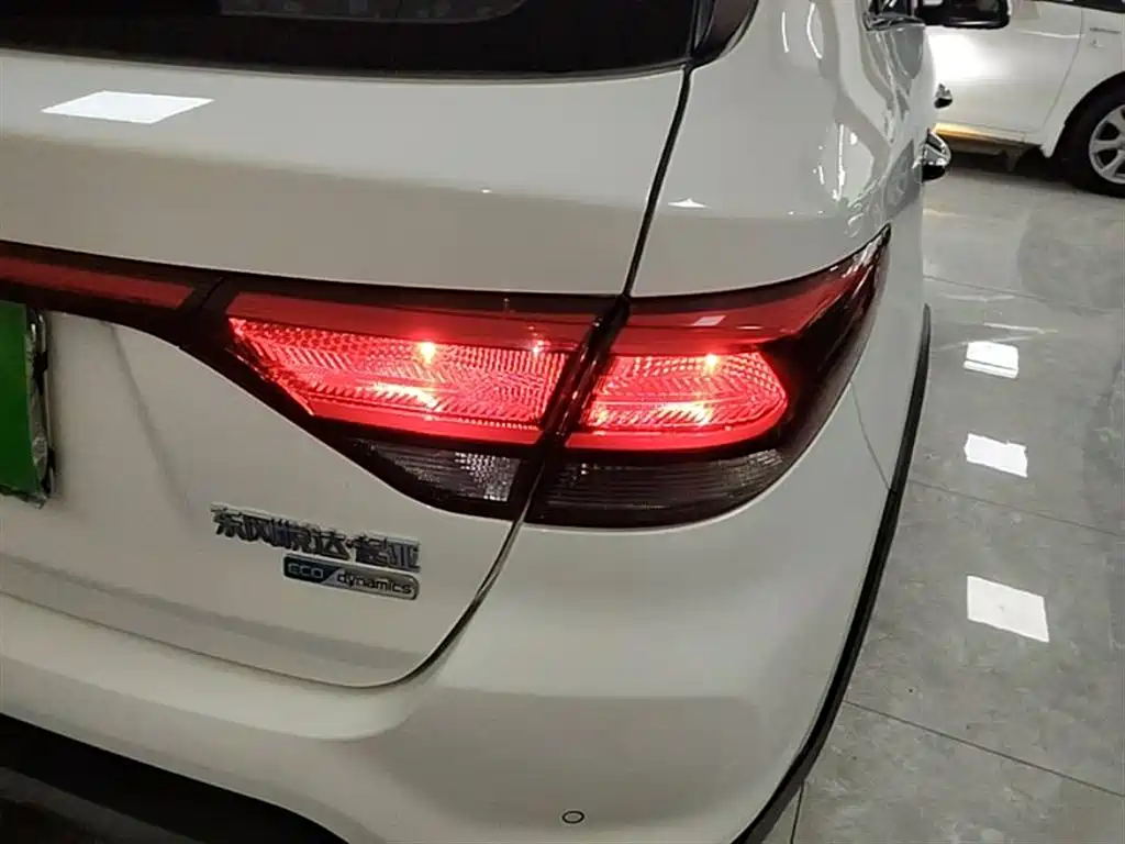 Kia KX CROSS 2017 1.4L AT GLS фото 8
