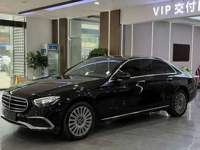 Mercedes-Benz E E 300 L, Люкс