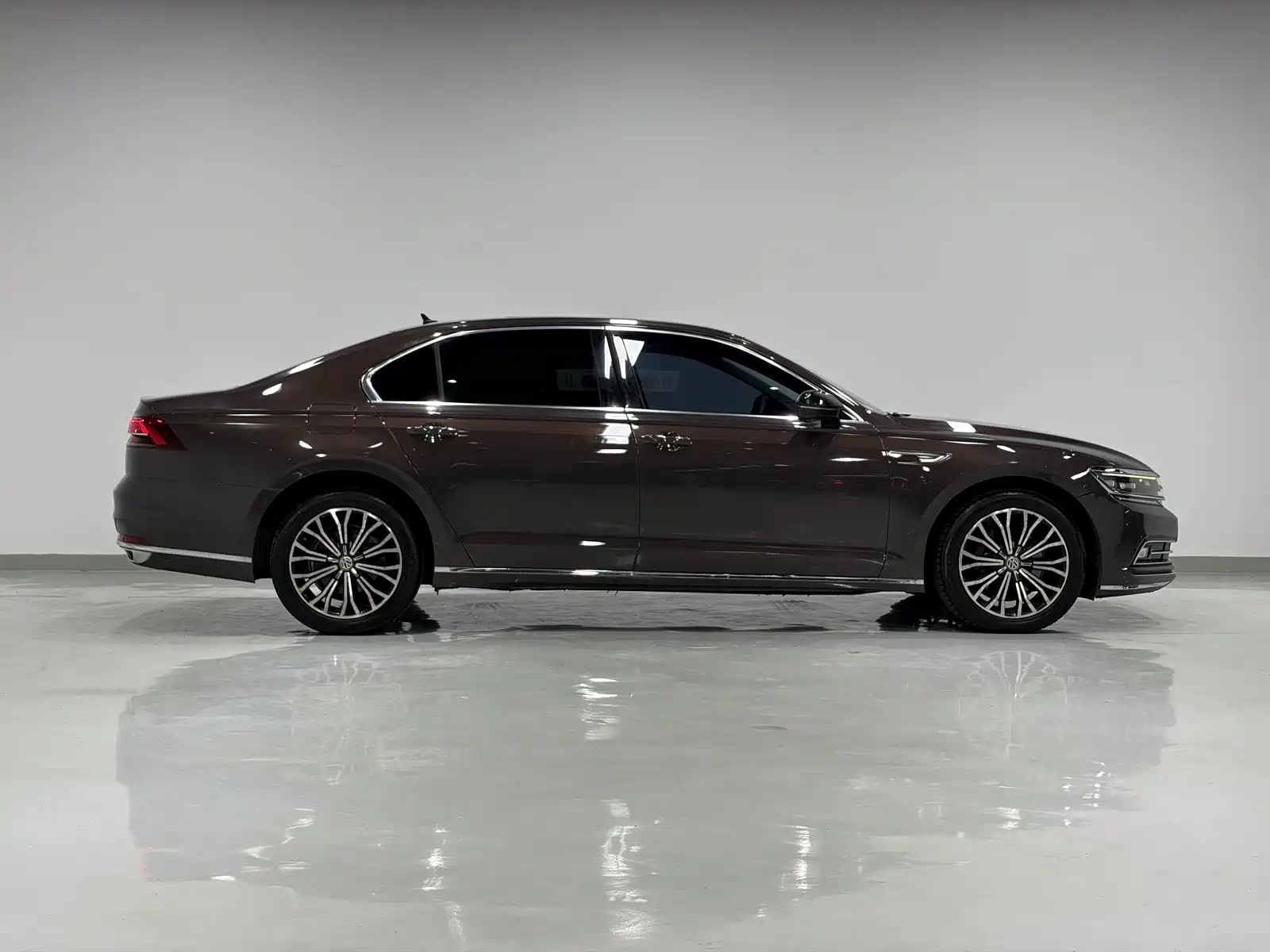 Фото 4 - Volkswagen Phideon