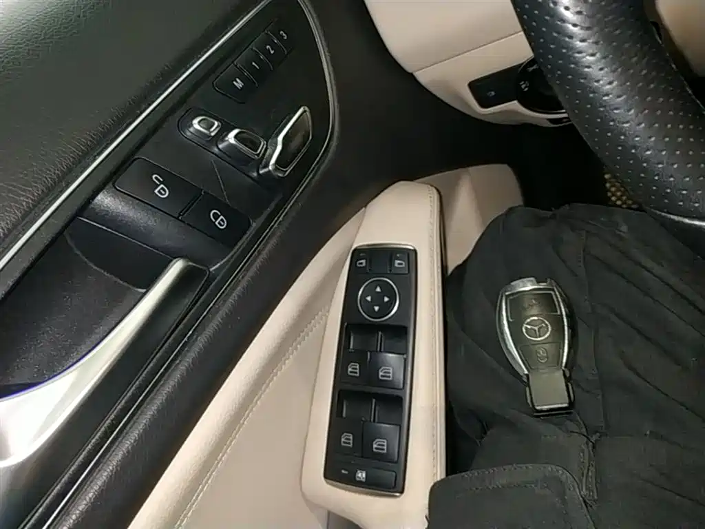 Mercedes-Benz GLA 2017 GLA 200 Dynamic фото 9