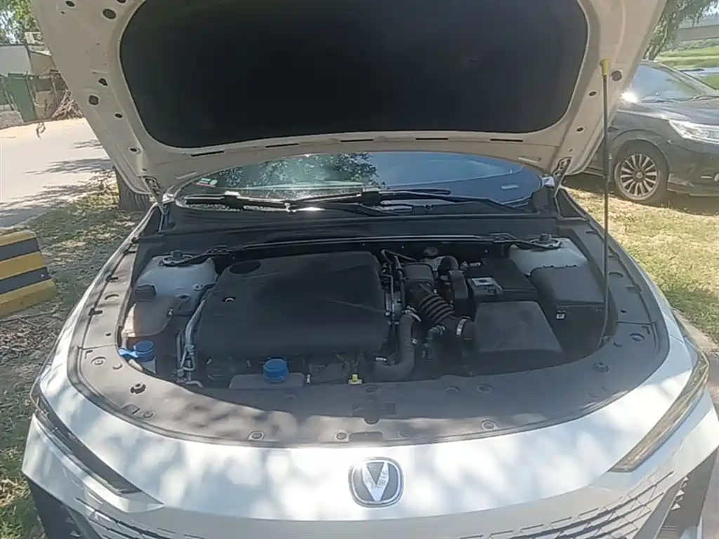 CHANGAN UNI-V