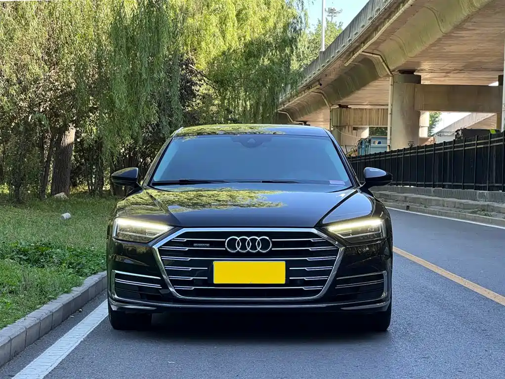 Audi A8 2019 A8L 50 TFSI quattro Comfort фото 2