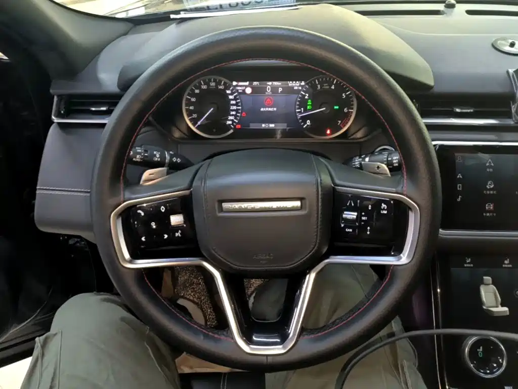 Photo 11 - Land Rover Range Rover Velar