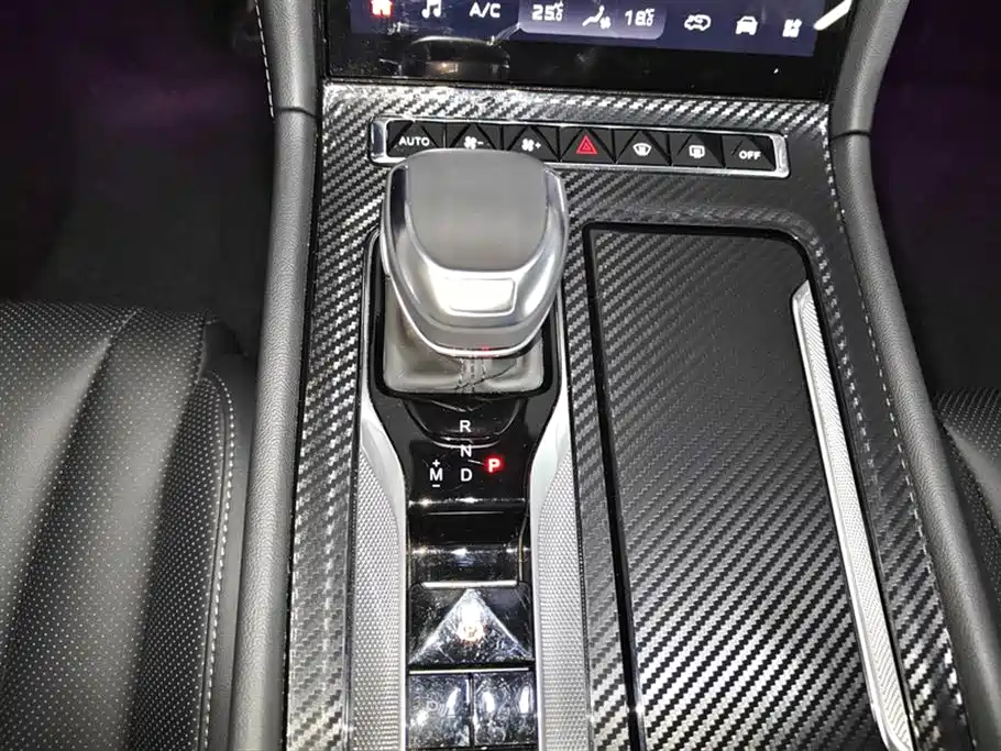 Hongqi H5 2024 1.5T DCT Smart Connect Flag Rhythm Edition фото 16