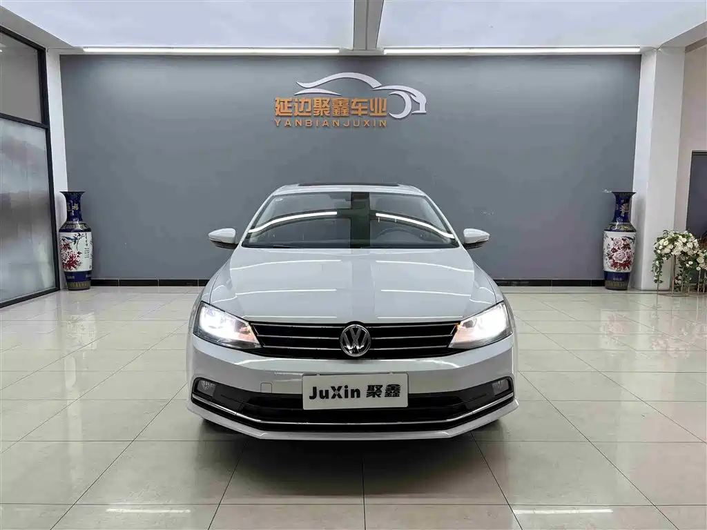 Volkswagen Sagitar 2018 1.6L Automatic Comfort фото 2