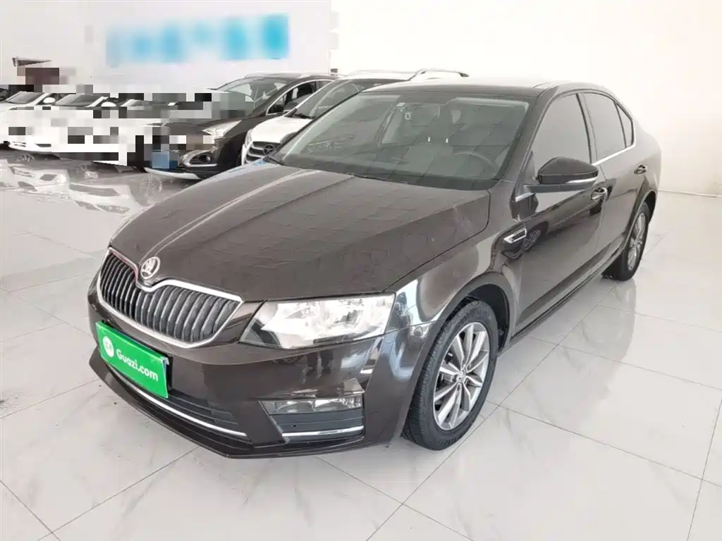 Škoda Octavia 2017 1.6L Automatic Pioneer Edition
