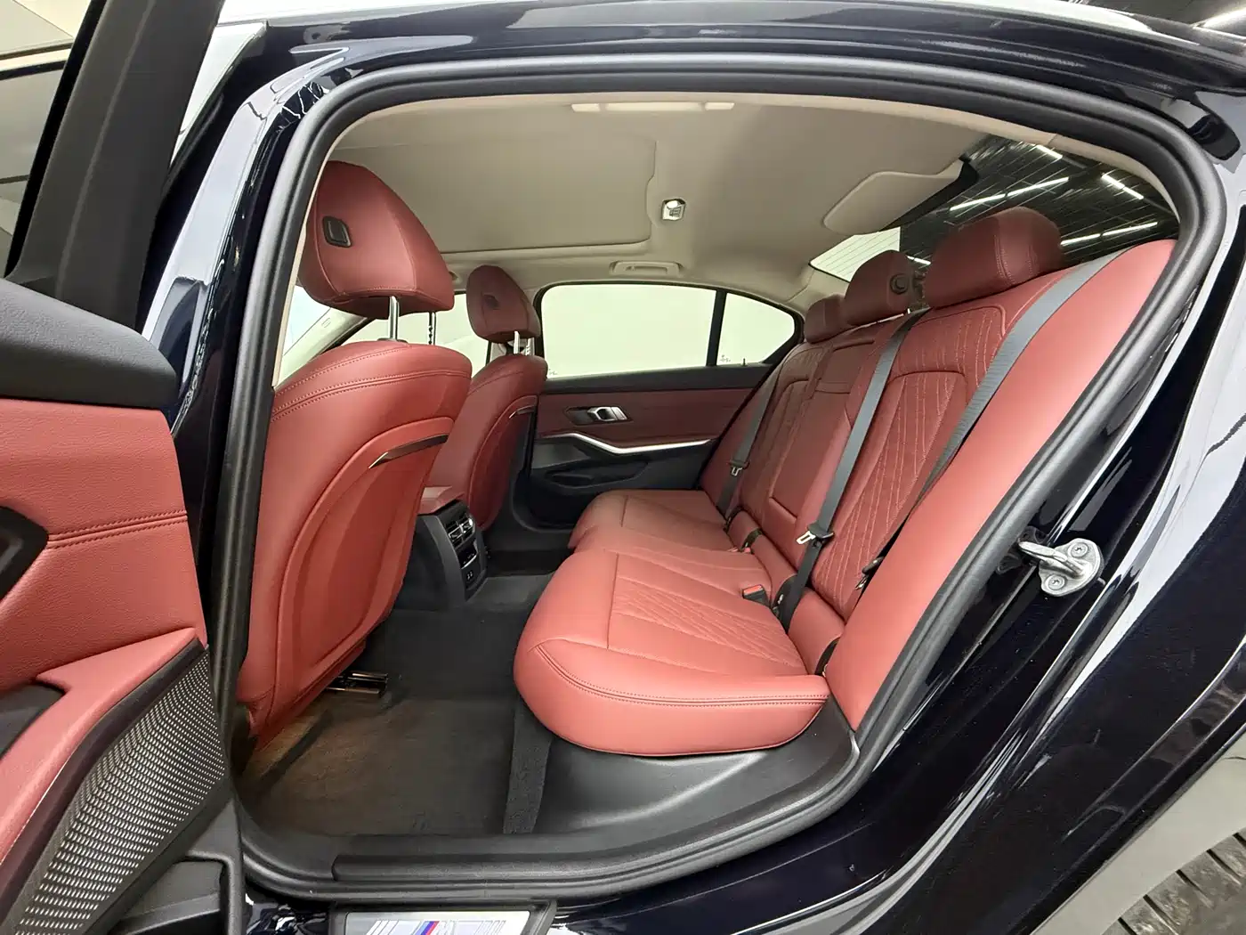 BMW 3 Series 2023 320Li M Sport Package фото 14