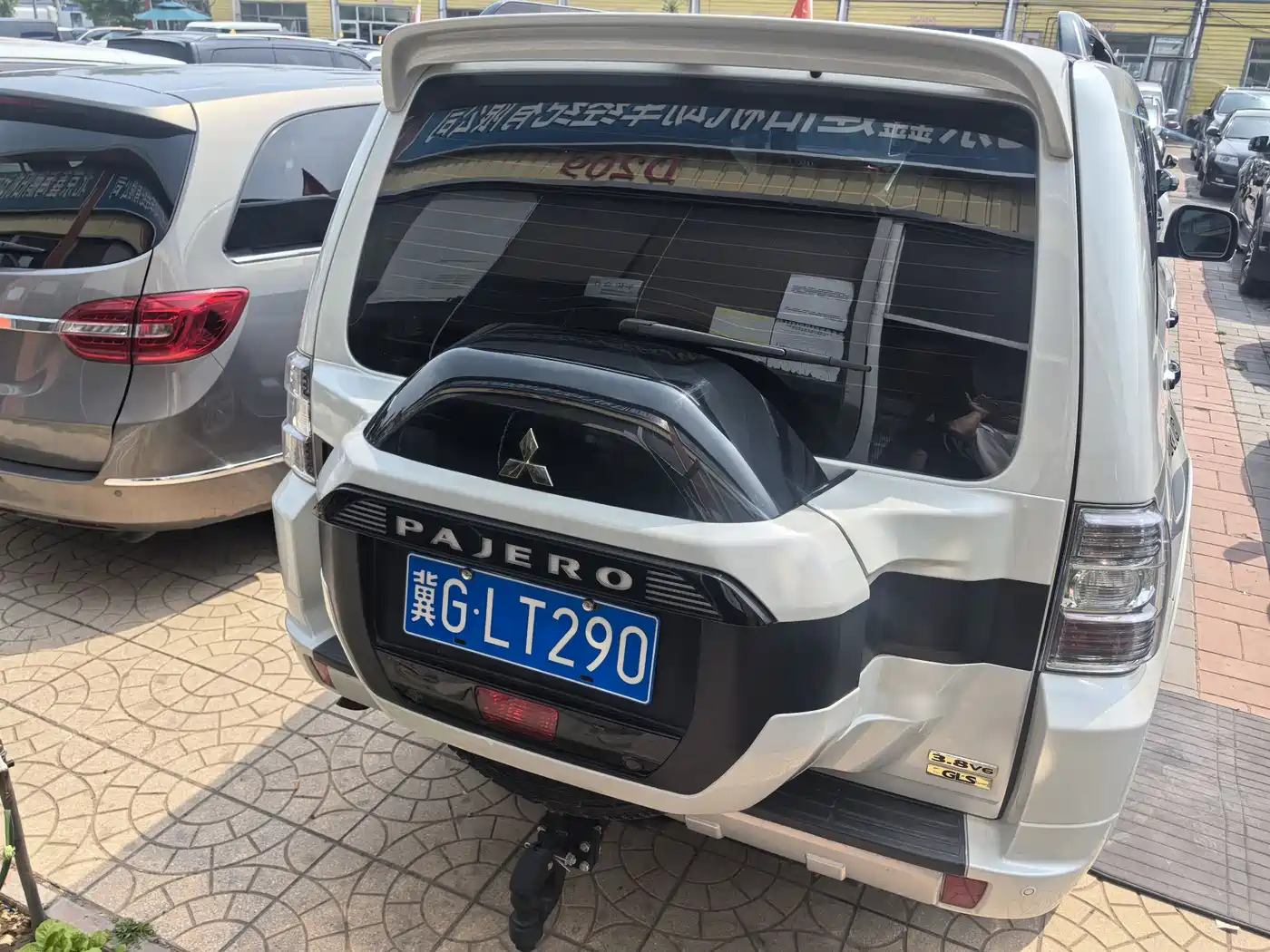 Mitsubishi Pajero (Import) 2018 3.0L Automatic Premium Edition фото 6