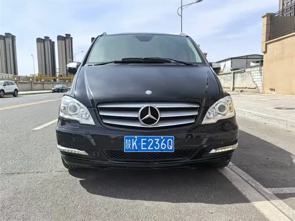 Mercedes-Benz Viano 2013 Model 3.0L Navigation Edition фото 2