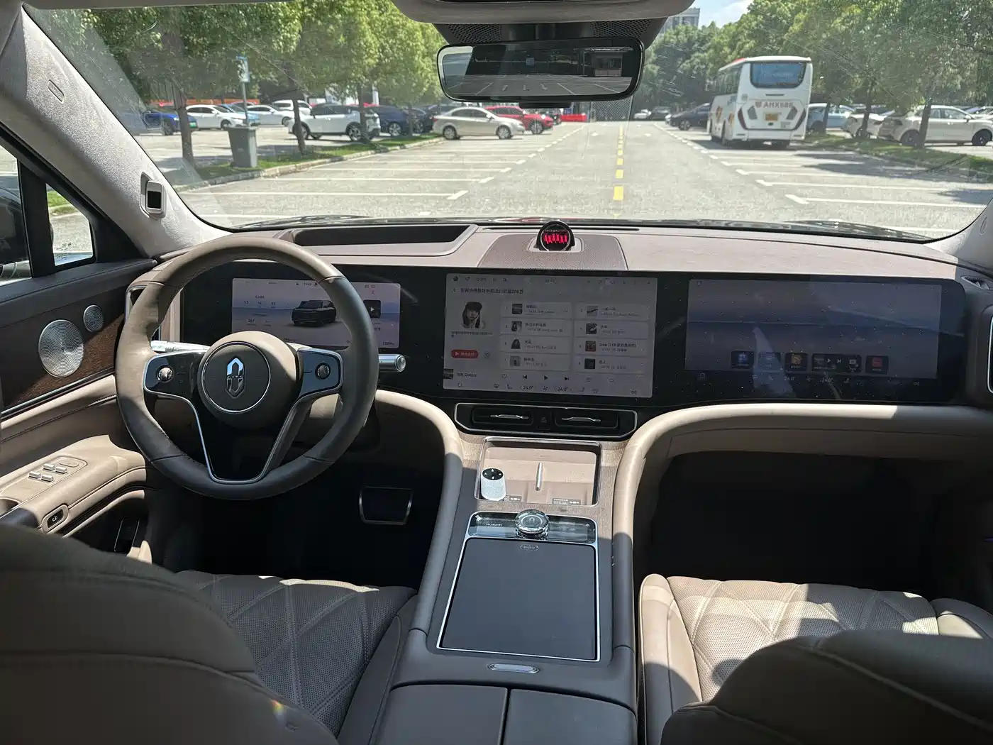 AITO Wenjie AITO M9 2025 Extended Range Ultra 52kWh 6-Seater фото 6