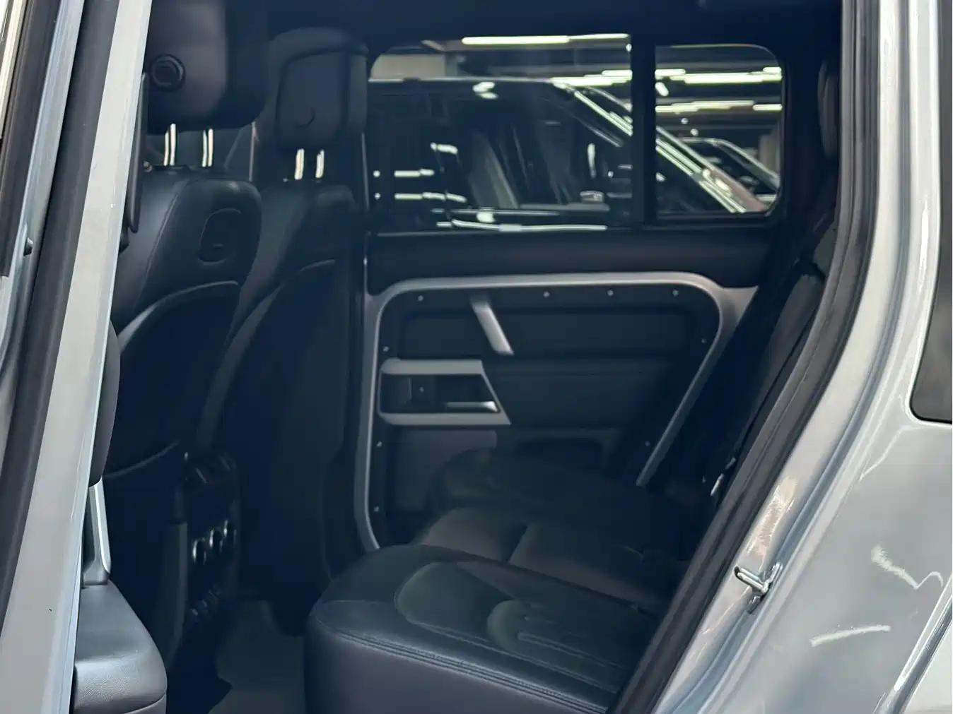 Land Rover Defender 2021 110 P400 X-DYNAMIC HSE фото 10