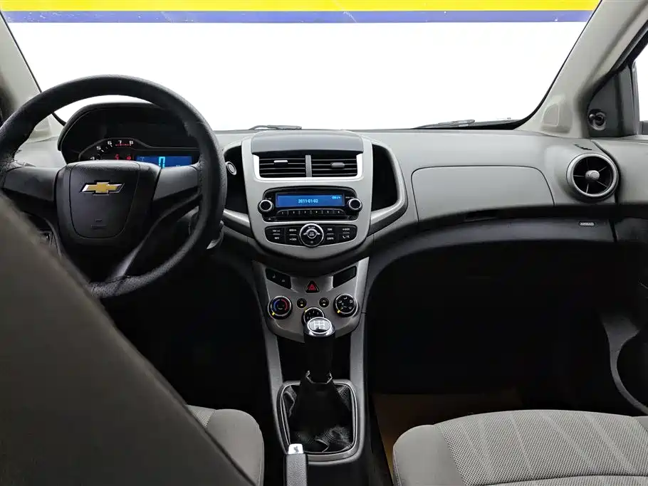 Chevrolet Aveo 2014 Sedan 1.4SL MT Luxury Edition фото 13