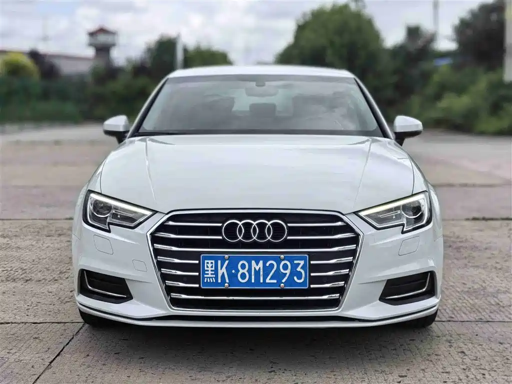 Audi A3 2018 30th Anniversary Limousine 35 TFSI Fashion