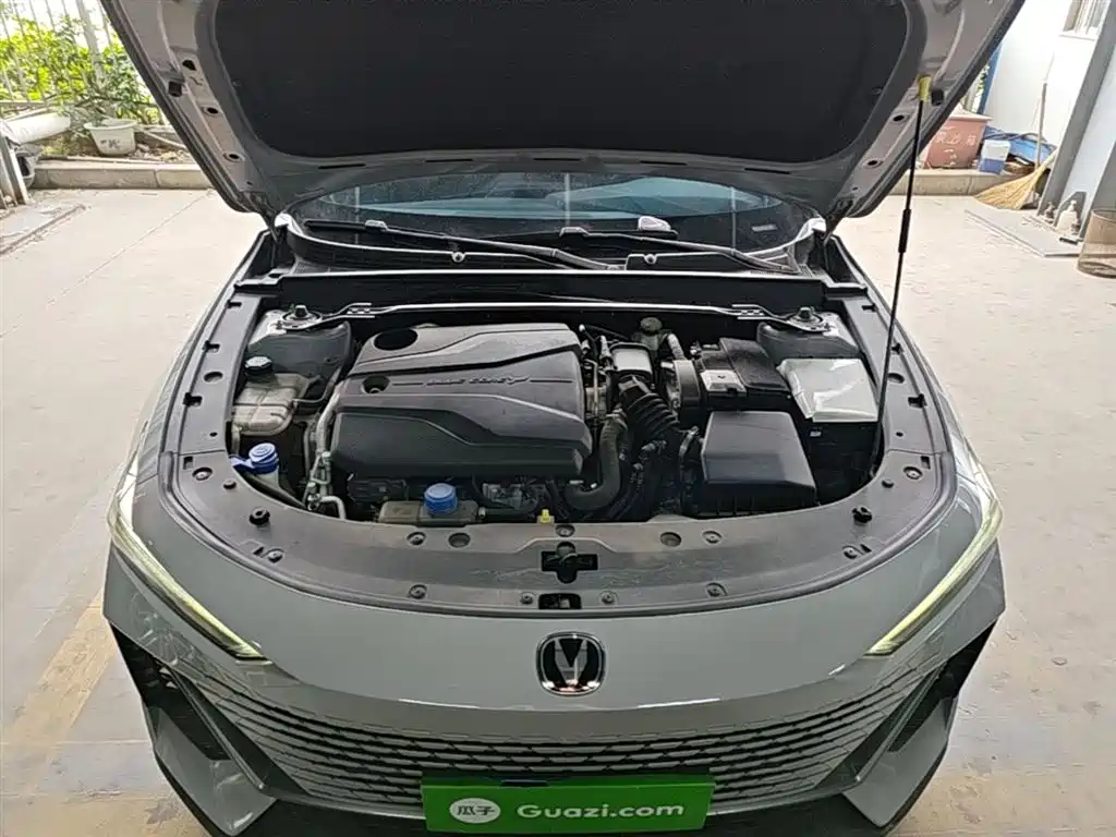 CHANGAN UNI-V