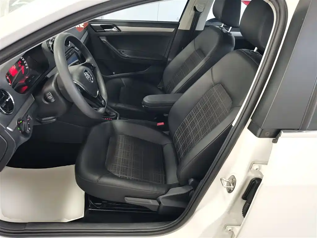 Volkswagen Jetta 2017 1.5L Automatic Comfort фото 15