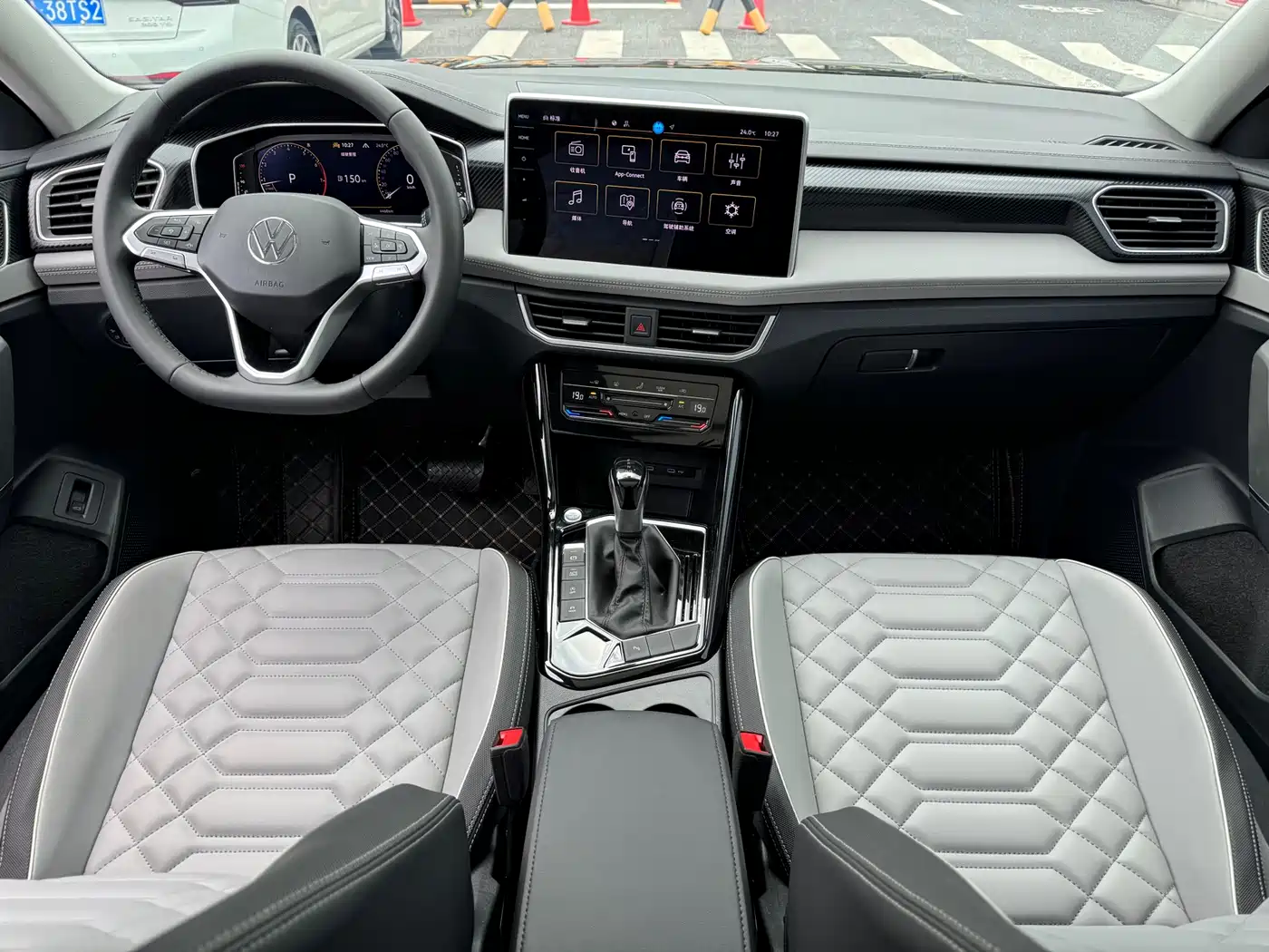 Volkswagen Tayron 2025 Facelift 300TSI Shared Edition фото 15