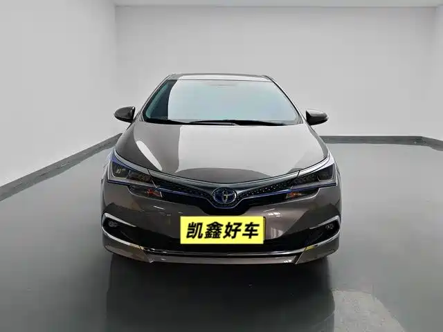 Toyota Corolla Twin Engine E+ 2020 1.8L E-CVT Comfort Edition фото 2