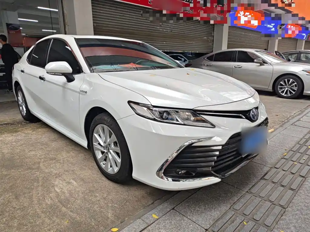 Toyota Camry 2023 Hybrid 2.5HGVP Leading Edition фото 4