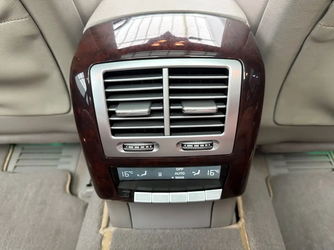 Mercedes-Benz S-Class 2010 S 350 L Luxury фото 18