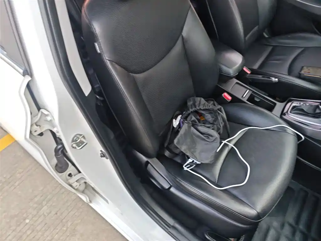 Hyundai Langdong 2015 1.6L Auto Exclusive фото 25